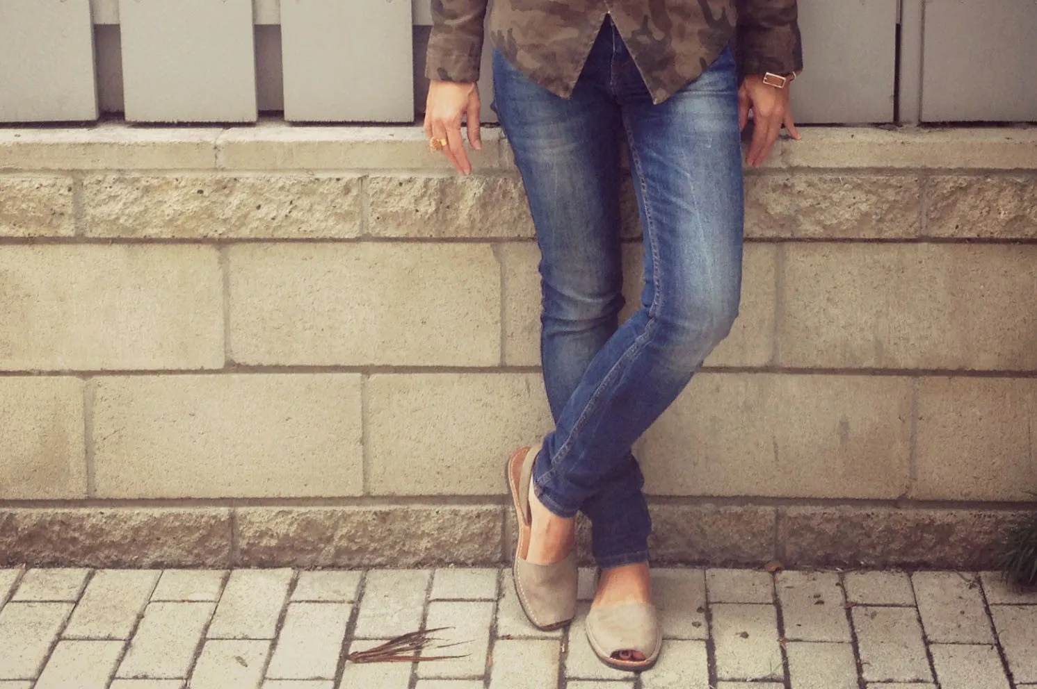 Avarcas Women Classic Style Taupe