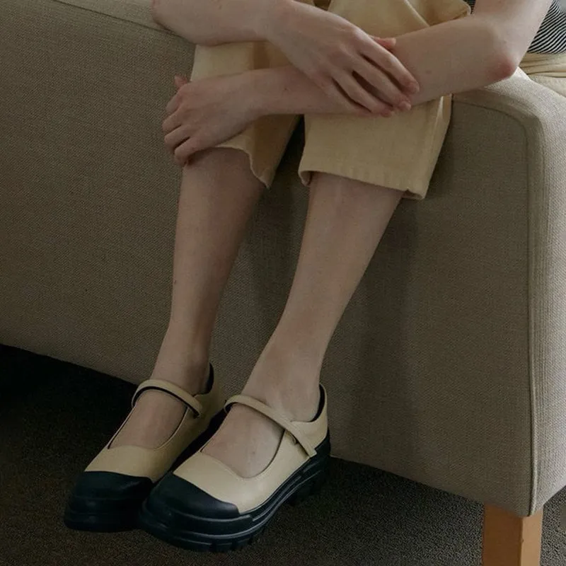 Handmade Leather Flat Mary Jane Shoes For Women Round Toe in Beige/Black