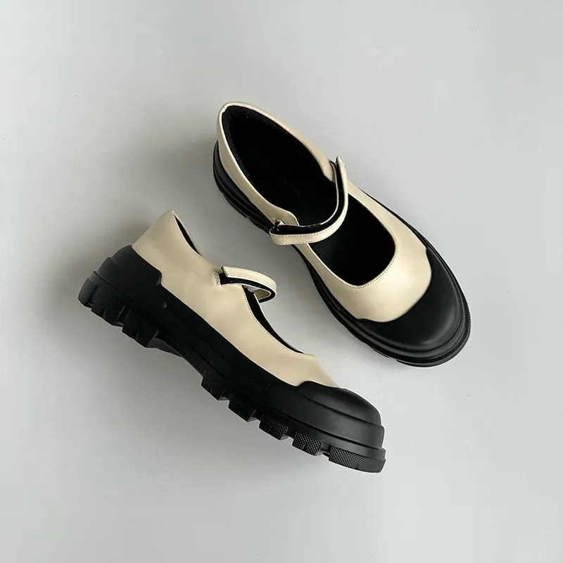 Handmade Leather Flat Mary Jane Shoes For Women Round Toe in Beige/Black