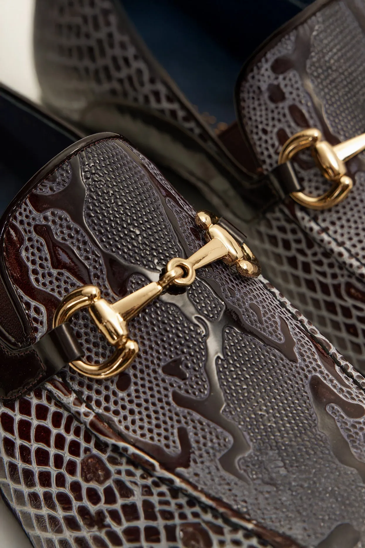 Snake Embossed Leather And Gold Metal Bit Loafer - Brown Beige